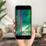 Zeigt das Display Streifen, muss ein Display Komplett Austausch erfolgen.